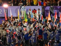 Le défilé des porte-drapeaux Le défilé des porte-drapeaux