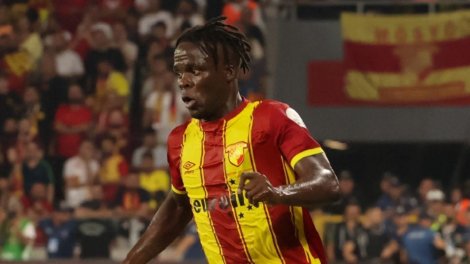 Besiktas : Olaitan signe un long bail ...