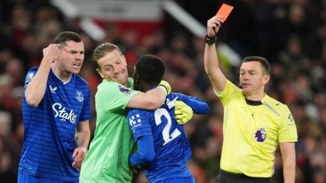 Everton : Gueye expulsé après une embrouille ...