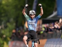 Le beau numéro de V.Paret-Peintre lors du Giro Le beau numéro de V.Paret-Peintre lors du Giro