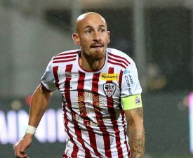 Ligue 2 : Ajaccio manque la première place