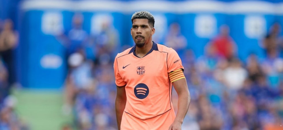 FC Barcelone : Araujo s'engage en faveur de Liverpool (officiel)