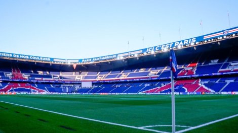 PSG : La pelouse du Parc des Princes finalement changée