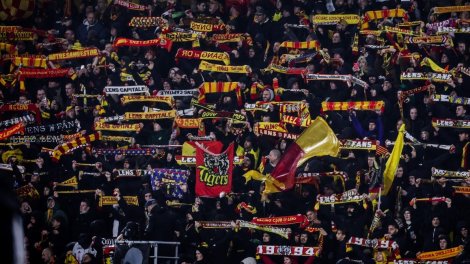 Photo: Sports L uefa sanctionne lens en ligue des champions|supporters lens
