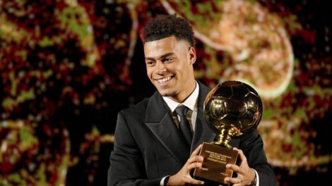 Desiré Doué se convierte en el Golden Boy 2025 del fútbol mundial
