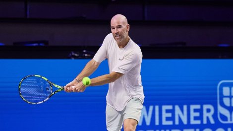Photo: Sports ATP Vienna: Adrian Mannarino Stuns Jakub Mensik to Reach Quarter-Finals