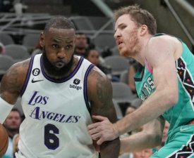 NBA : Les Lakers gagnent avec LeBron James, Phoenix et Boston enchaînent
