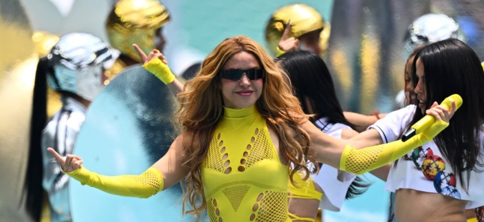 Coupe du monde 2026 : Ce journaliste interrompt son direct pour une photo avec Shakira !