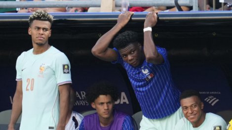 Bleus : Avec Doué et Tchouaméni titulaires ...