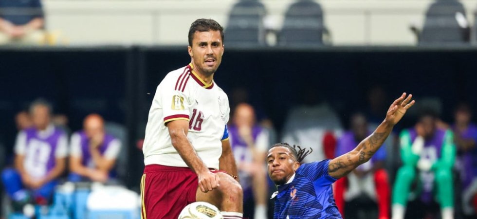 Bleus : La presse internationale s'acharne