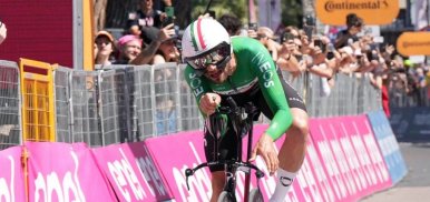 Giro (E14) : Ganna gagne le chrono, Pogacar accentue son avance 