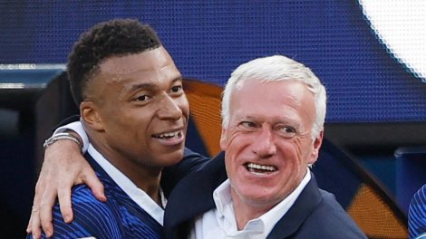 Bleus : Mbappé rend hommage à Deschamps
