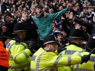FA Cup : Bagarre entre supporters lors de West Brom - Wolverhampton 
