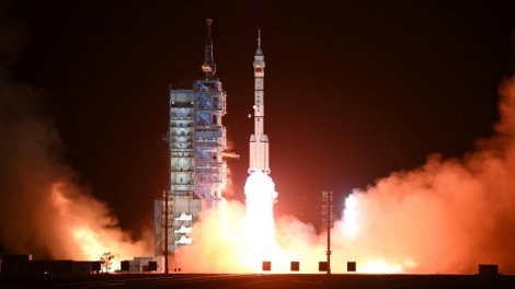 Les astronautes chinois atteignent la station spatiale Tiangong - Actu Orange