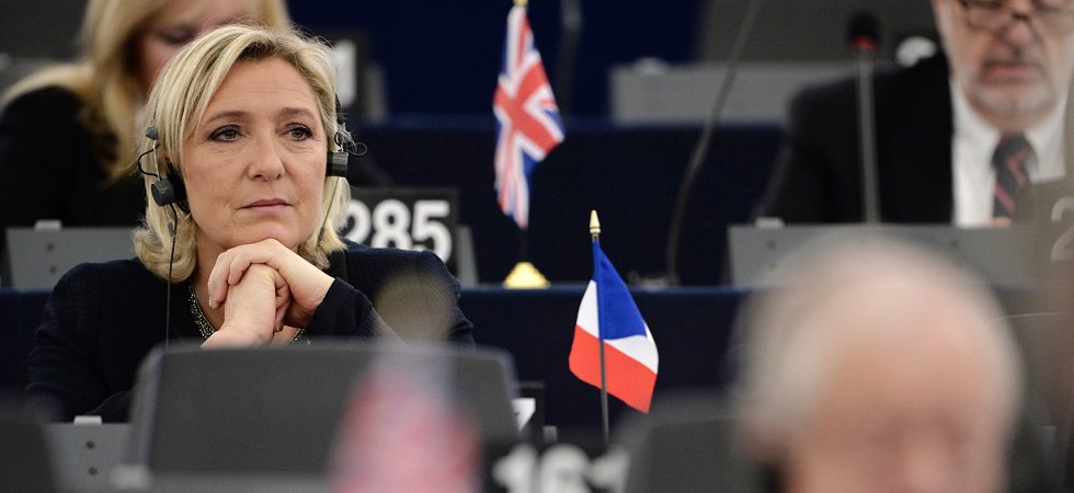 Marine Le Pen va-t-elle devoir rembourser plus de 300.000 euros à l'Union européenne ?