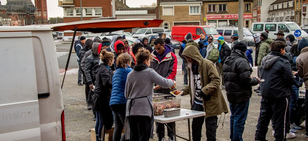 Migrants : le gouvernement a-t-il raison de créer de nouveaux centres ?