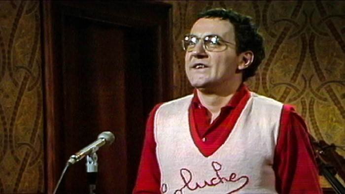 Coluche : le bouffon devenu roi