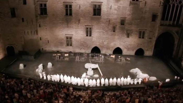 Dans les coulisses du Festival d'Avignon