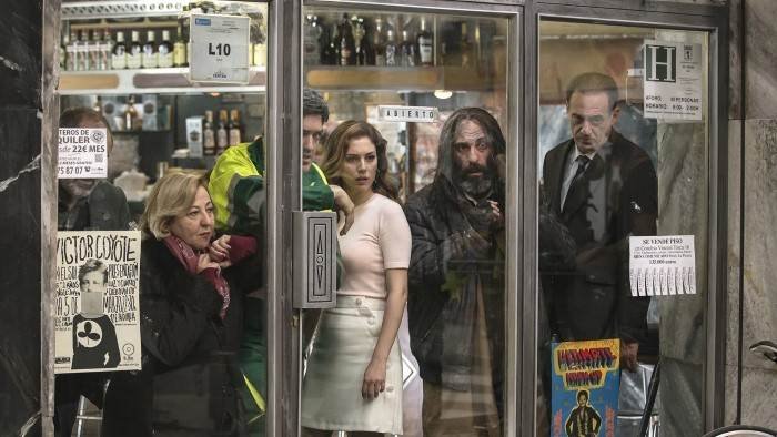 El bar : pris au piège
