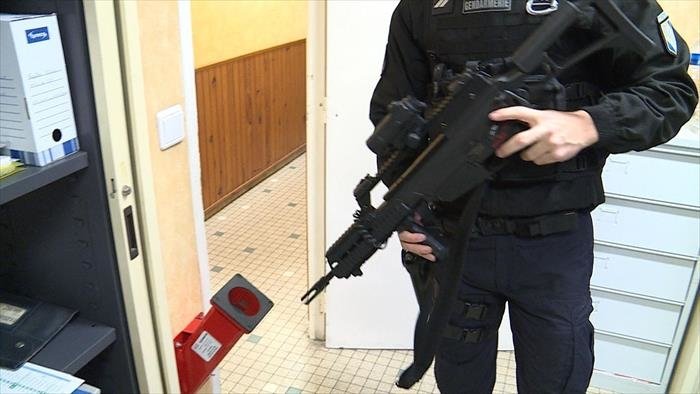 Enquête sous haute tension