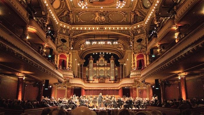 Jonathan Nott dirige Haydn et Beethoven