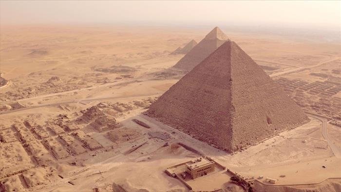 Khéops, mystérieuses découvertes
