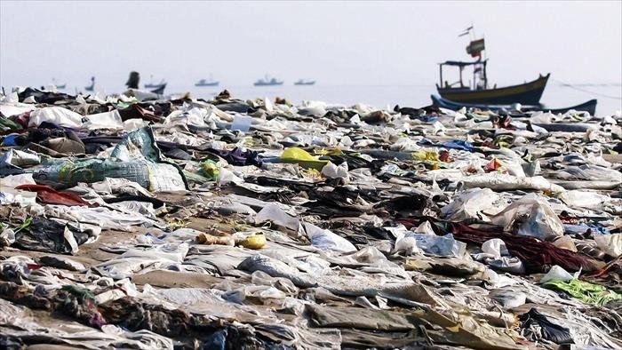 Marées de plastique