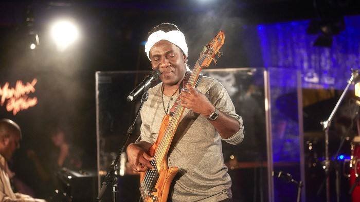 Richard Bona et le Mandekan Cubano au Club Nubia