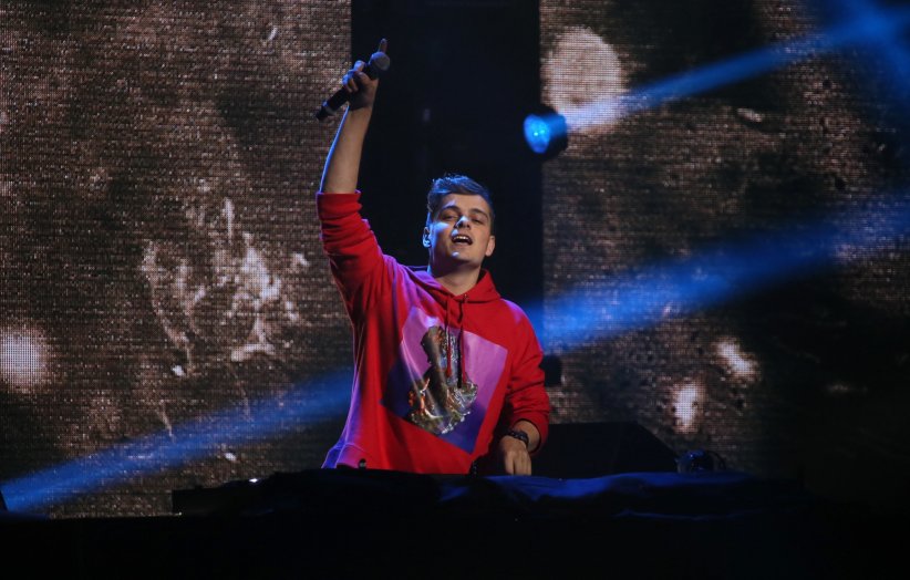 "Summer Days" - Martin Garrix feat. Macklemore & Patrick Stump "Summer Days" - Martin Garrix feat. Macklemore & Patrick Stump
