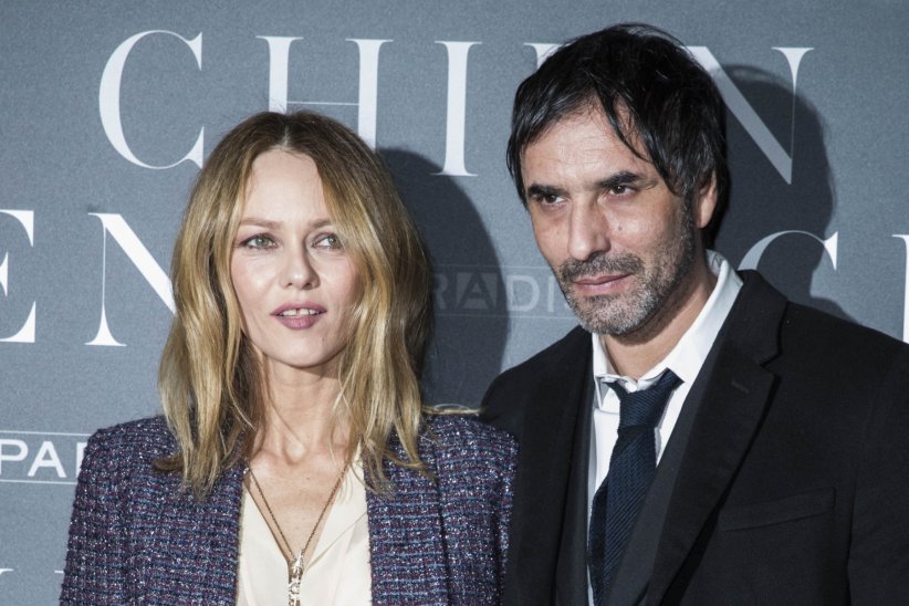 Vanessa Paradis et Samuel Benchetrit pour d' authentiques remerciements aux soignants Vanessa Paradis et Samuel Benchetrit pour d' authentiques remerciements aux soignants