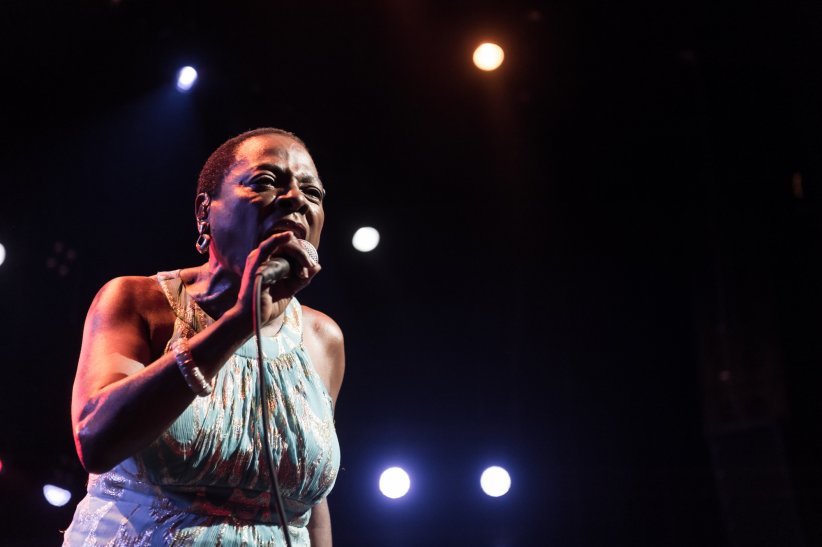 Sharon Jones, la bataille perdue contre le cancer Sharon Jones, la bataille perdue contre le cancer