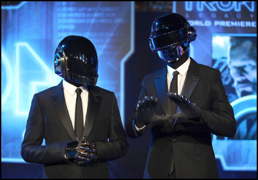 "Derezzed" - Daft Punk (2010) "Derezzed" - Daft Punk (2010)