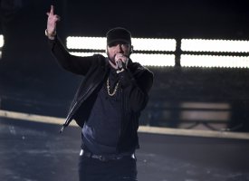 Eminem met au défi ses fans de rapper aussi vite que lui