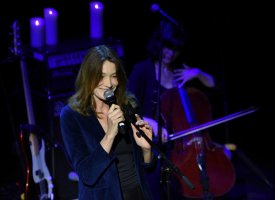 Carla Bruni : un duo avec une candidate de The Voice ?