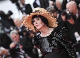 Isabelle Adjani revient à la musique avec le groupe électro The Penelopes