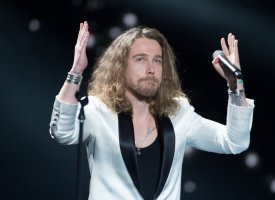 Julien Doré signe son retour surprise avec "La Fièvre"