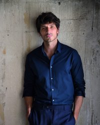 Andrés Velencoso, nouveau visage du prochain parfum masculin Cerruti