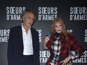Bernard-Henri Lévy : sa fille volait des objets de luxe à Arielle Dombasle