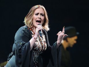 Adele donne la signification symbolique de deux de ses tatouages