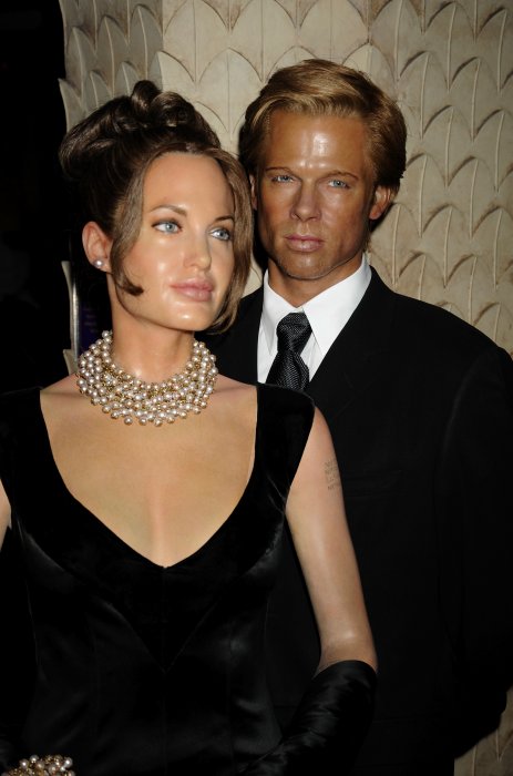 Brad Pitt, sa statue trop bronzée