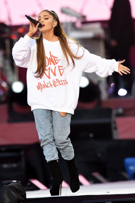 Ariana Grande chante pour les victimes de l'attentat de Manchester