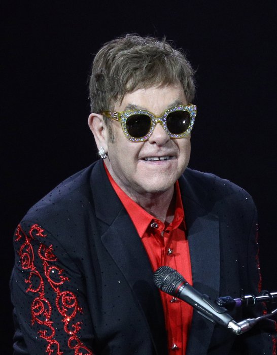 Elton John, lui-même déshérité par sa mère, privera ses enfants