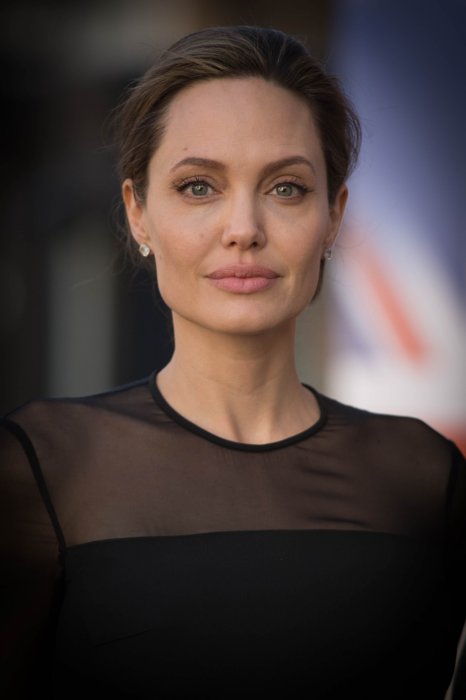 Angelina Jolie sort de son silence
