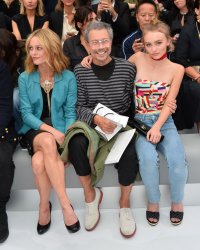 Vanessa Paradis et Lily-Rose Depp : mère et fille complices à la Fashion Week