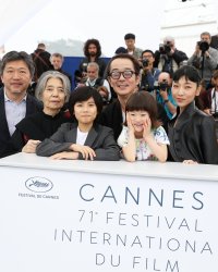Hirokazu Kore-eda remporte la Palme d'or pour Une affaire de famille