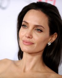 Angelina Jolie courtisée pour La Fiancée de Frankenstein et Wanted 2