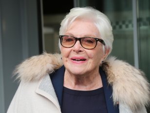 Line Renaud bientôt dans le rôle d'une retraitée : "Je ne me suis pas reconnue"