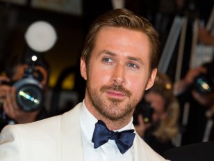 Vu sur le Web: Ryan Gosling hôte, Emma Watson épaulée et Cumberbatch journaliste