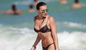 La star d'Arrow, Katie Cassidy, en bikini à Miami