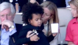 Gwyneth Paltrow s'occupe de la fille de Beyoncé, Blue Ivy, durant le Super Bowl